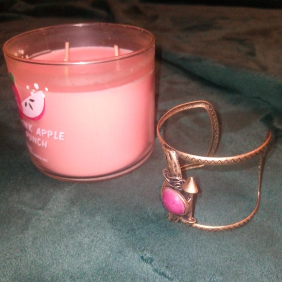 NEW Adjustable Antiqued Gold Cuff Bracelet with Pink Stone - Picture 10 of 13